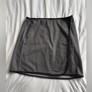 Max Studio Black and Cream Mini Skirt